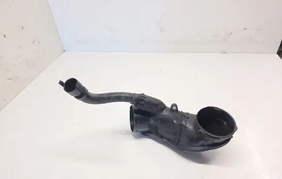 BMW 4 F32 F33 Turbo air intake inlet pipe/hose 586509
