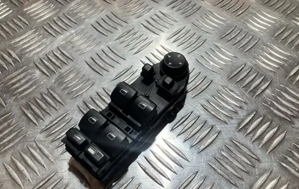 BMW 6 E63 E64 Quarter vent window switch 8029902