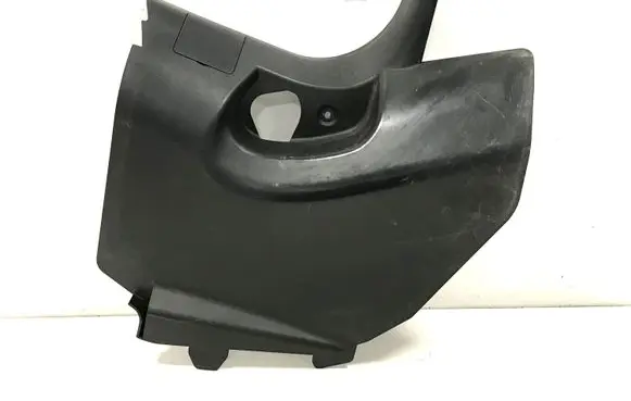 Foot area side trim