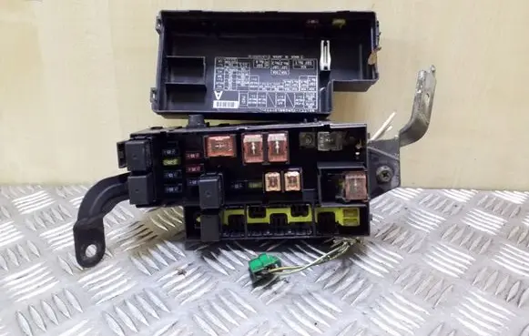 Subaru Forester SF Fuse box set 82231FC000