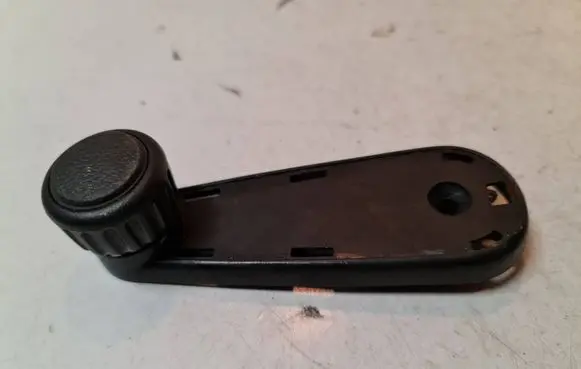 Volkswagen Golf II Front door window winding handle 191837579