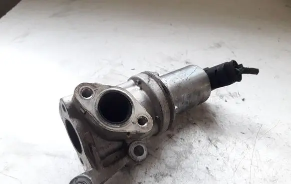 Hyundai i30 EGR valve 284102A350