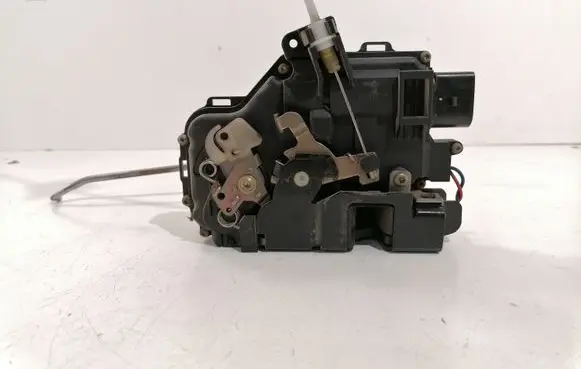 Audi A4 S4 B6 8E 8H Front door lock 4B1837015G