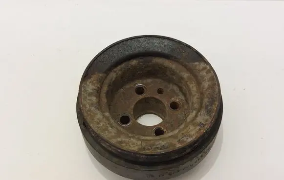 Volkswagen PASSAT B3 Crankshaft pulley 037105243