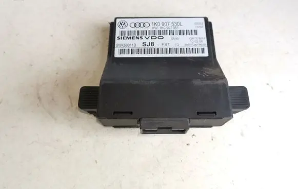 Volkswagen Golf V Gateway control module 1K0907530L 1K0907951
