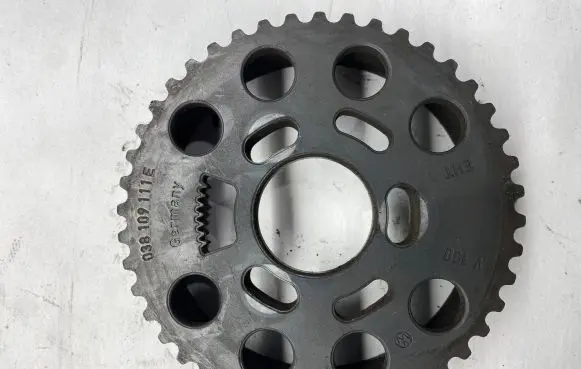 Volkswagen Tiguan Crankshaft position gear 038109111E