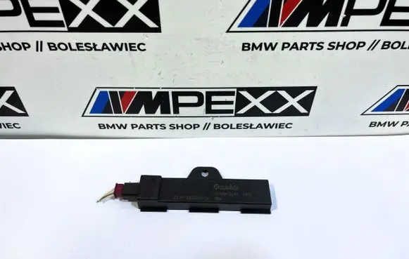 BMW X6 F16 Keyless system antenna 6832065