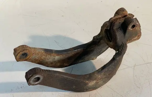 BMW X6 E71 Lower shock absorber bracket 6775086