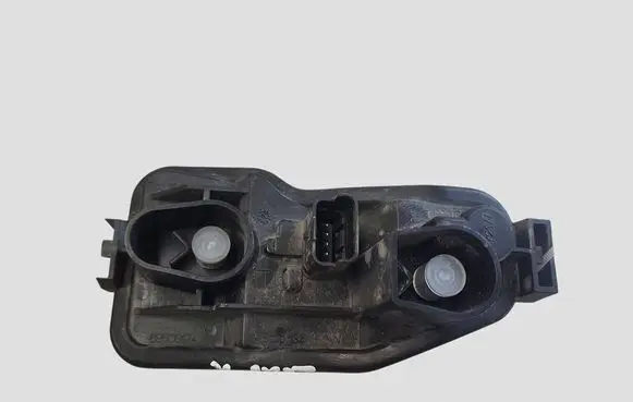 Nissan Qashqai Tail light bulb cover holder 89503174