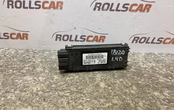 Seat Ibiza III (6L) Alarm control unit/module 6L0951171 09397492