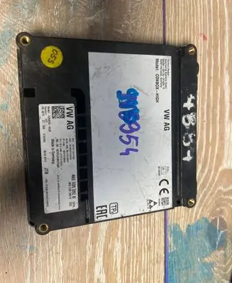 Volkswagen Touran I Other control units/modules 4KE035282B