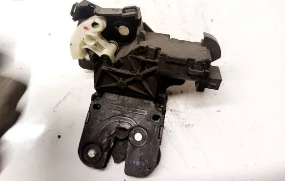 Audi TT TTS Mk2 Tailgate/trunk/boot lock/catch/latch 8P4827505C