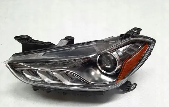 Maserati Ghibli Headlight/headlamp 00670106267