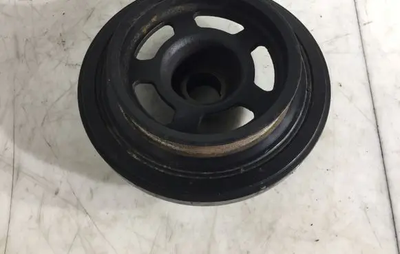 Mercedes-Benz C W203 Crankshaft pulley A6110300303