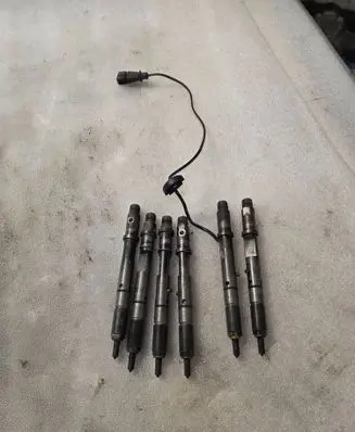 Fuel injectors set