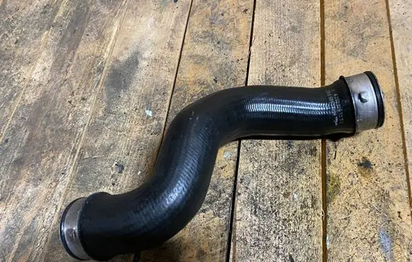 Mercedes-Benz C W203 Intercooler hose/pipe A2035281282 2035281282