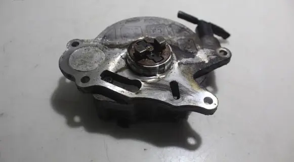 Volkswagen PASSAT B7 USA Vacuum pump