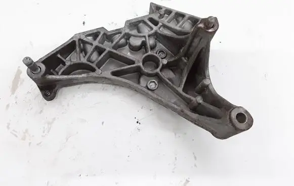 Volkswagen PASSAT B7 Engine mounting bracket 03L199207