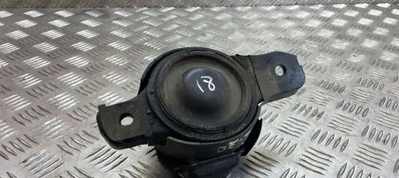 Subaru Forester SH Engine mount bracket