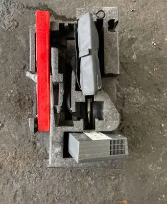 Volvo V40 Tool box 