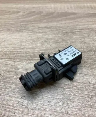 Renault Scenic I Airbag deployment crash/impact sensor 0265005140 WITHPLUG