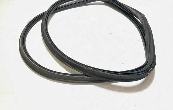 BMW 3 G20 G21 Trunk rubber seal (body)