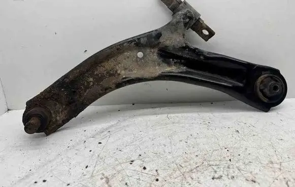 Nissan Qashqai Front lower control arm/wishbone 
