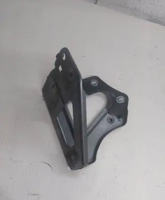 Audi A6 S6 C6 4F Fender mounting bracket 4F0821136A