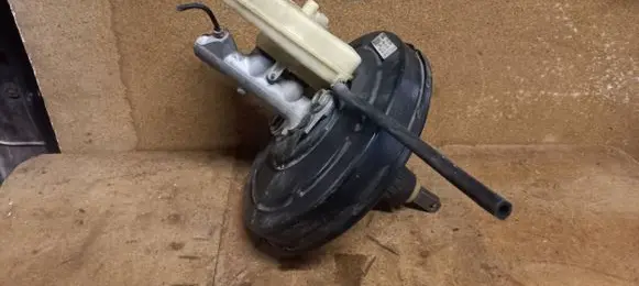 Renault Megane II Brake booster 8200157453