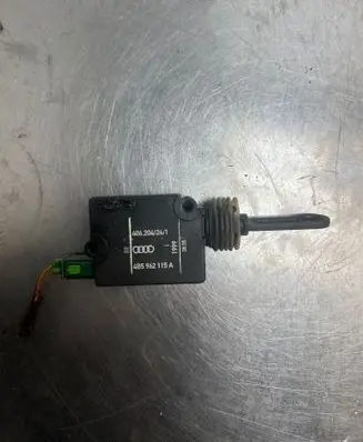 Audi A6 S6 C5 4B Central locking motor 406204241 4B5962115A