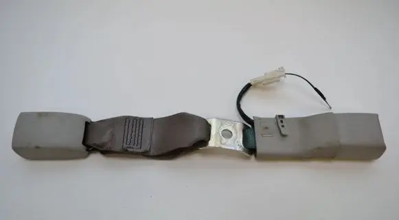 Lexus GS 300 350 430 450H Middle seatbelt buckle (rear) E063002 E034501