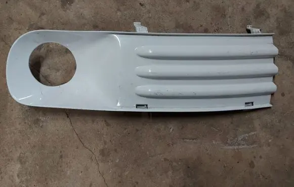 Volkswagen Transporter - Caravelle T5 Front bumper lower grill 7H0807489C