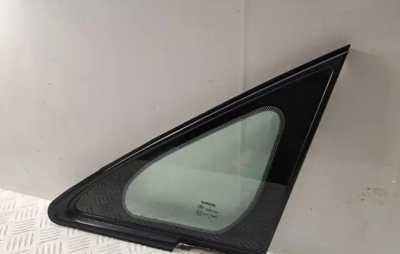 Toyota Verso Front triangle window/glass 621200F010 43R00097