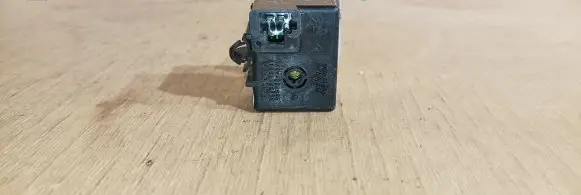 Toyota RAV 4 (XA20) Horn buzzer relay 8665013010 0689003570 DENSO