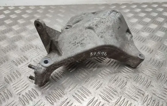 Skoda Fabia Mk2 (5J) Engine mounting bracket 03P199206