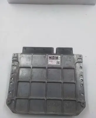Toyota Avensis T270 Engine control unit/module 8966105F20 MB2759004733