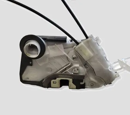 Toyota Yaris Front door lock T4311140
