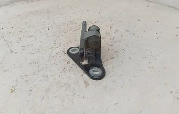 Mercedes-Benz E W211 Front door lower hinge 