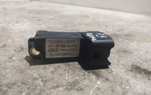 Audi A3 S3 8L Airbag deployment crash/impact sensor 8L0959643C