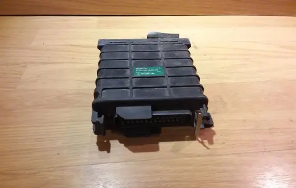 Volkswagen Golf II Engine control unit/module 0280800104