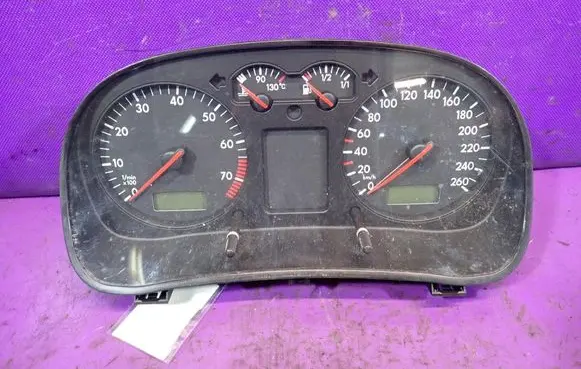Volkswagen Golf IV Speedometer (instrument cluster) 