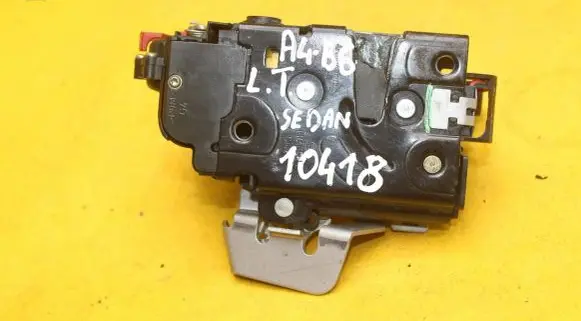 Audi A4 S4 B6 8E 8H Rear door lock 8E0839015C