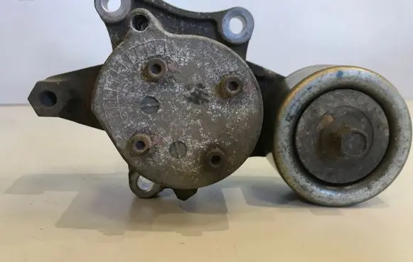 Toyota Hilux (AN120, AN130) Generator/alternator belt tensioner