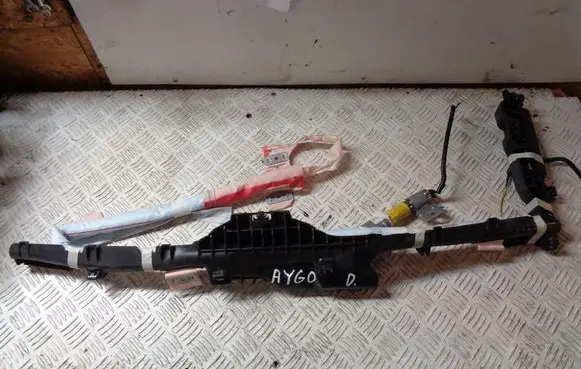 Toyota Aygo AB40 Roof airbag TG11E01001 0589P1000194 5XDAN94055474