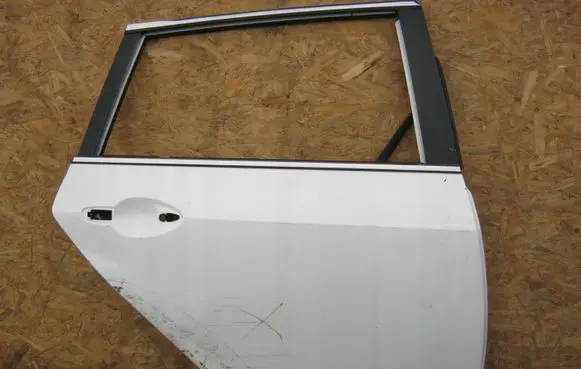 Mazda 6 Rear door