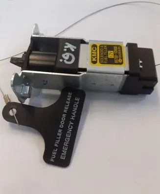 Fuel tank cap lock