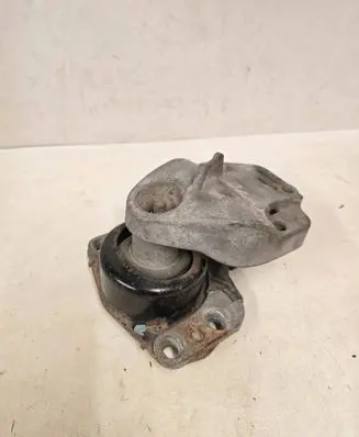 Nissan Interstar Engine mount bracket 8200022595 8200022595B 8200027175