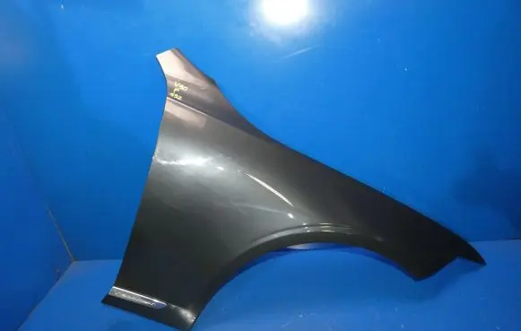 Volvo S90, V90 Fender