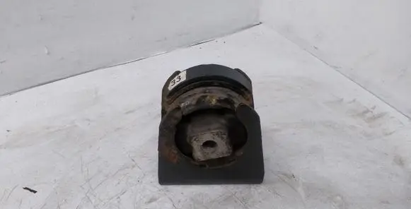 Toyota Avensis T250 Engine mount bracket
