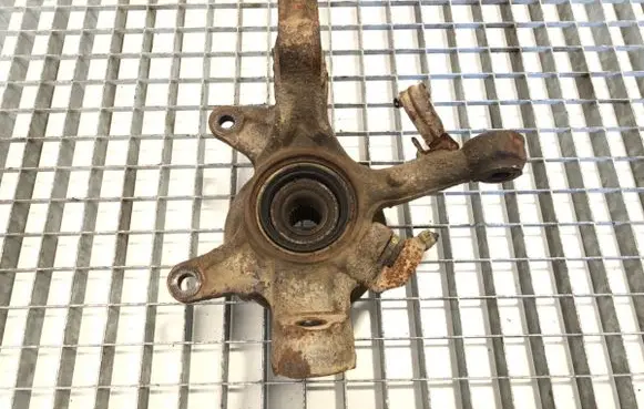 Toyota RAV 4 (XA10) Front wheel hub spindle knuckle 